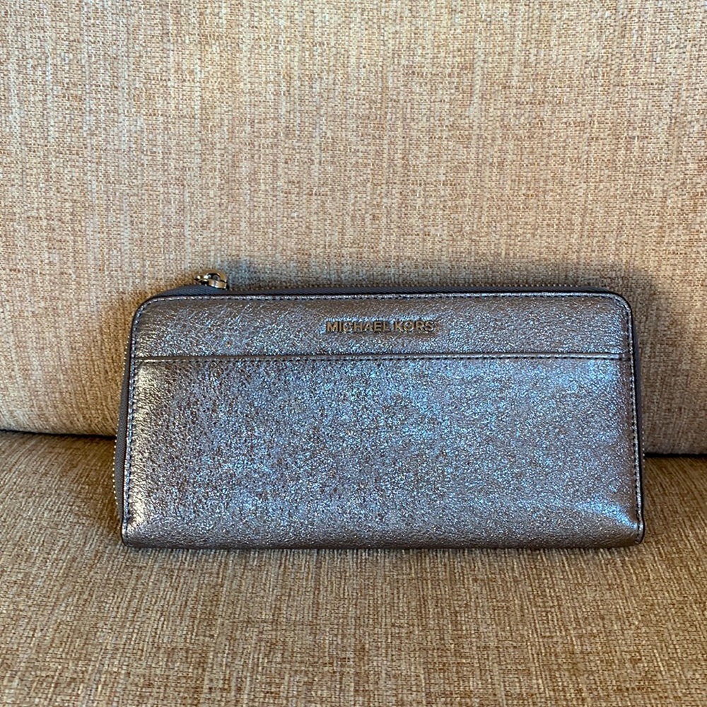 NWT Michael Kors clutch.